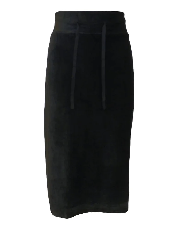 Women's Velour Sport Skirt In Black