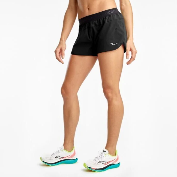 Saucony Outpace 2.5" Split Short | Black | Womens