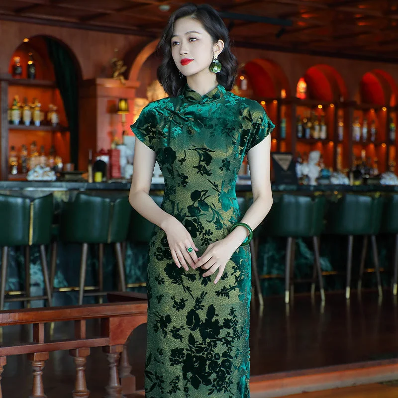 Elegant Retro Chinese Style Velvet Floral Daily Modified Qipao Cheongsam