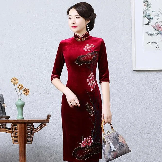 Knee Length Half Sleeve Floral Embroidery Velvet Cheongsam Mother Dress