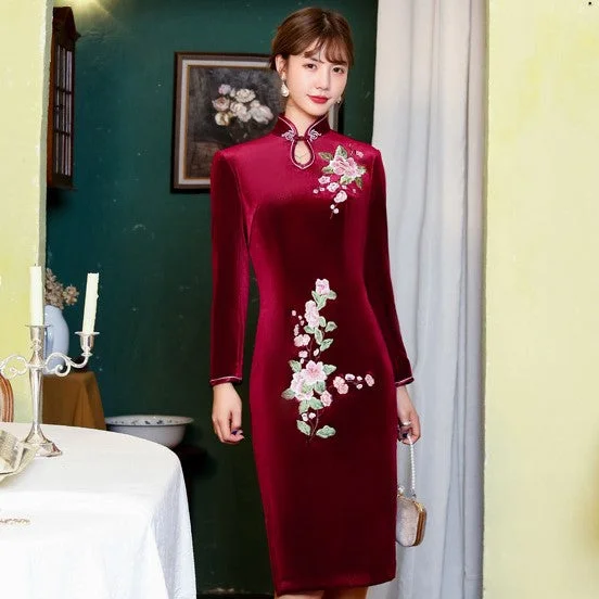 Long Sleeve Foral Embroidery Knee Length Thick Velvet Cheongsam Chinese Dress