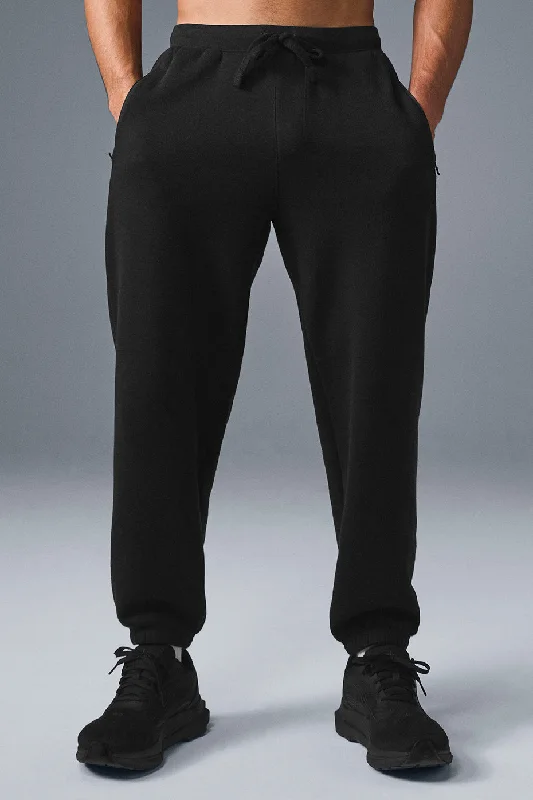 Triumph Restore Sweatpant - Black