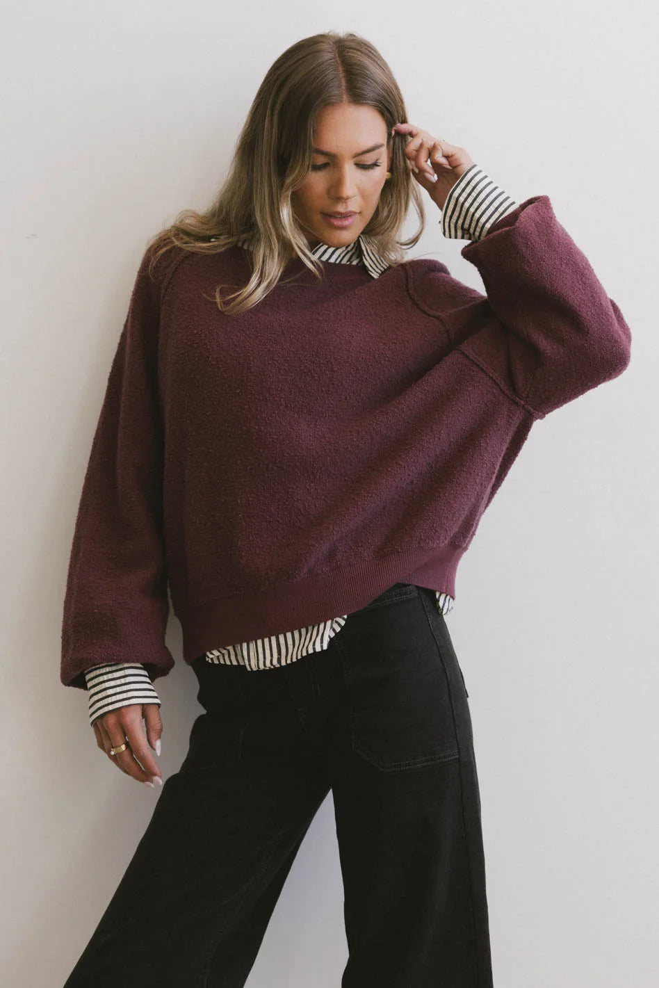 women's sweater boho style -Annaleah Textured Sweatshirt in Burgundy