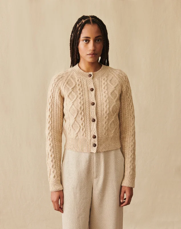 Cables cardigan