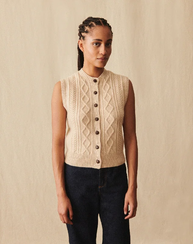 Sleeveless diamond cable knit cardigan