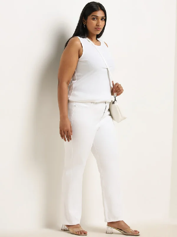 Gia White Relaxed - Fit Mid - Rise Jeans