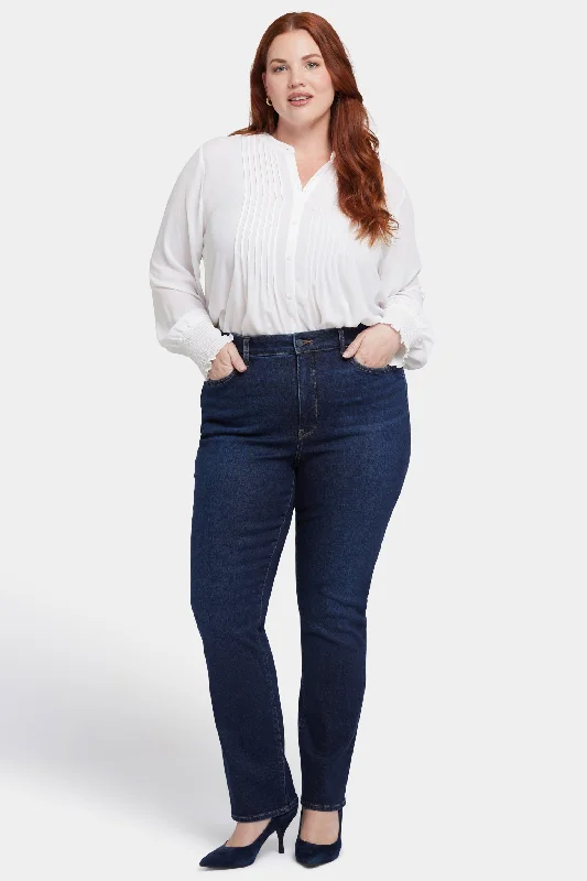 Marilyn Straight Jeans In Plus Size - River Bridge