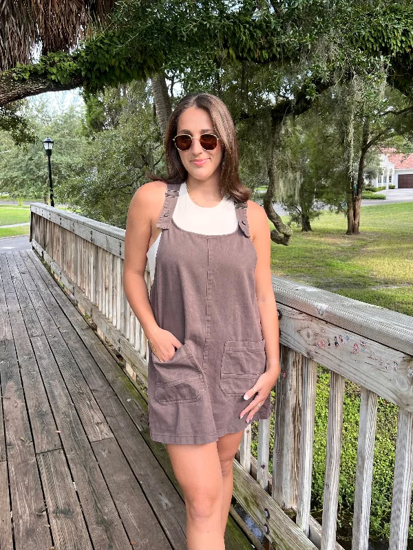 SUTTON OVERALL DRESS IN COCOA