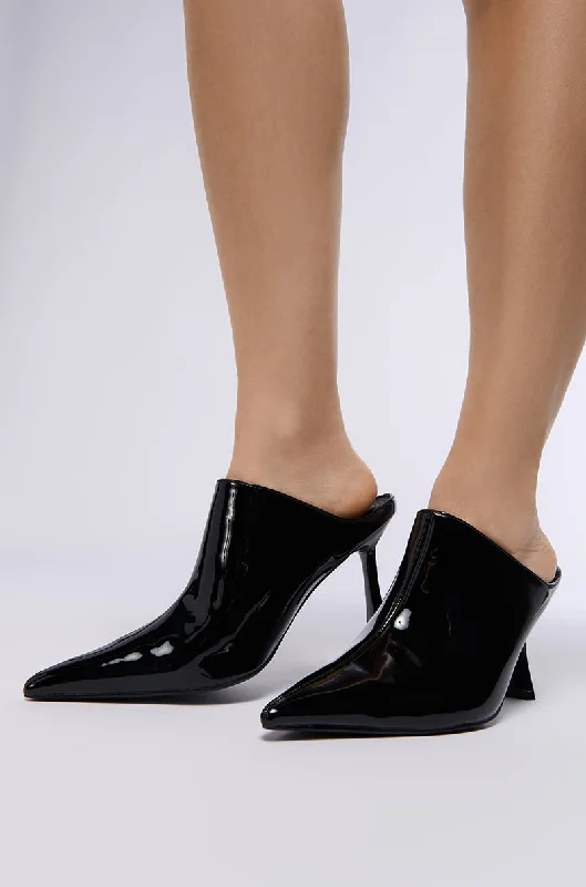 AZALEA WANG SAKURA BLACK MULE PUMP