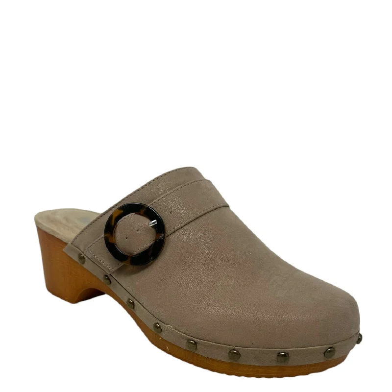 Arturo Low Retro Clogs By Mia In Tan, Size: 8