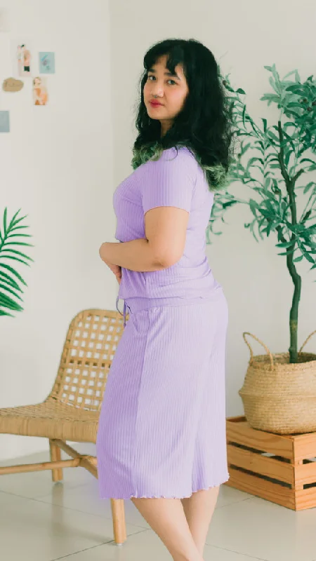 Chantelle Maternity Knee-Length Pants in Lilac