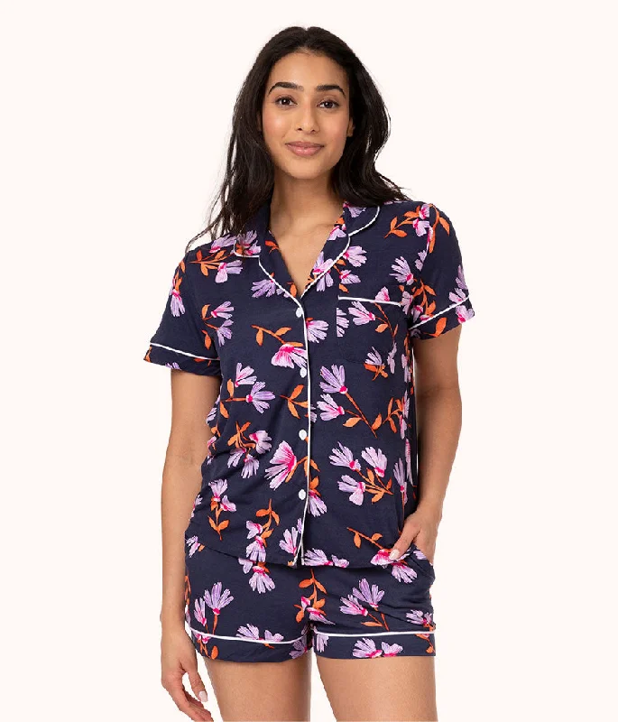 The All-Day Short Sleeve Shirt - Print: Navy Daisy