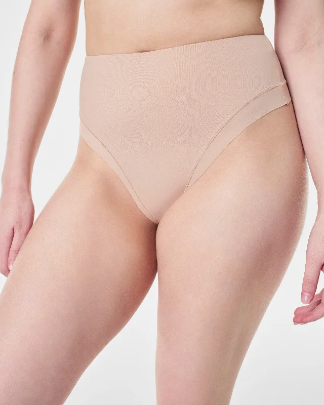 SPANXsmooth™ Contouring Thong