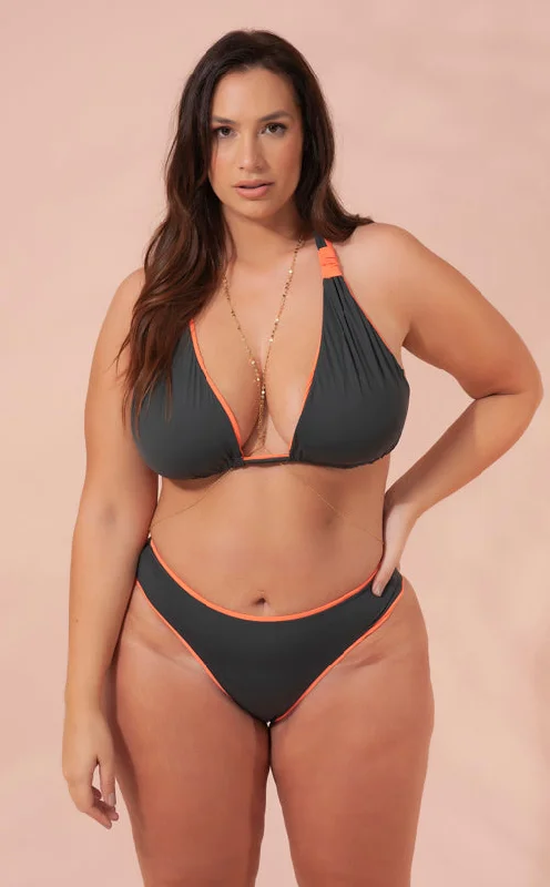 REVERSIBLE DOUBLE-SIDED PLUS SIZE TRIANGLE BIKINI TOP