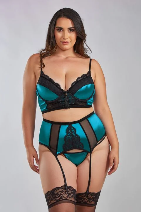 You Got Me Like- 3PC Curvy Size Bra Set