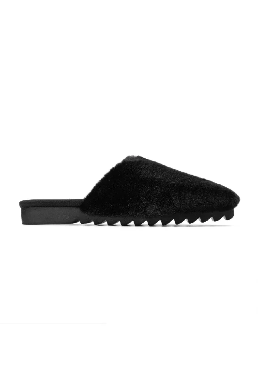 Roam Cloud Mule in Black Faux Fur