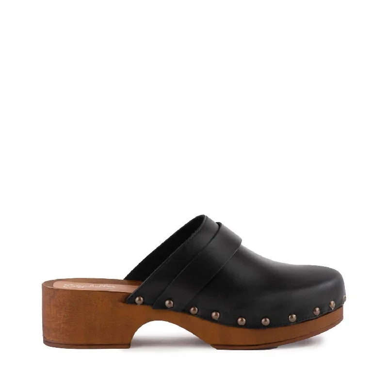 Loud & Clear Clog In Black