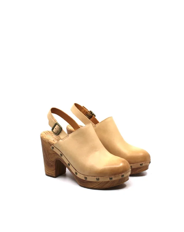 Women's Darby Clogs In Natural