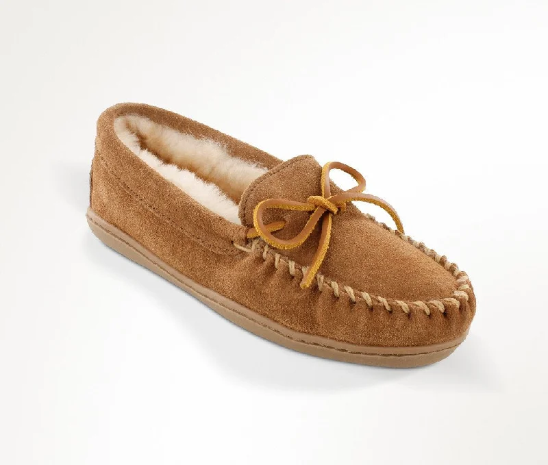 Women's Minnetonka Sheepskin Hardsole Slipper #3341