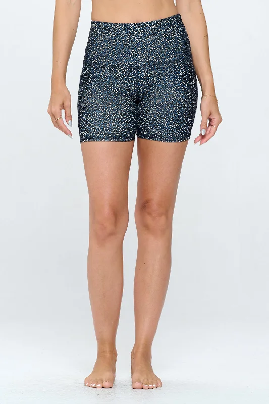 Mia Shorts - Navy Cream Secuence w Pockets 5" (High-Waist)